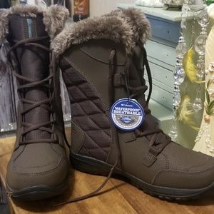 Columbia Womens boots size 7
